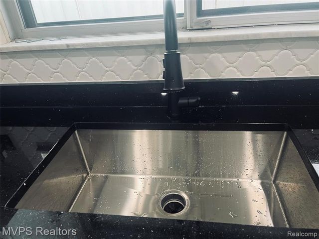 35267 Eden Park Drive, Sterling Heights, MI 48312