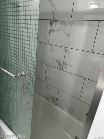 35267 Eden Park Drive, Sterling Heights, MI 48312