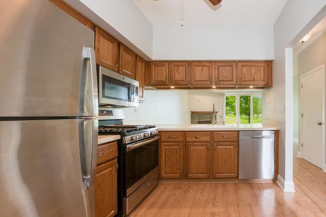 112 GOLFVIEW Drive 112, Glendale Heights, IL 60139