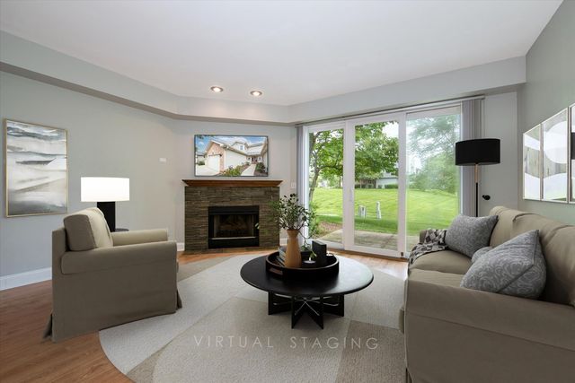 112 GOLFVIEW Drive 112, Glendale Heights, IL 60139