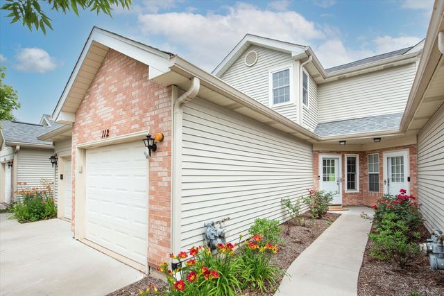 112 GOLFVIEW Drive 112, Glendale Heights, IL 60139