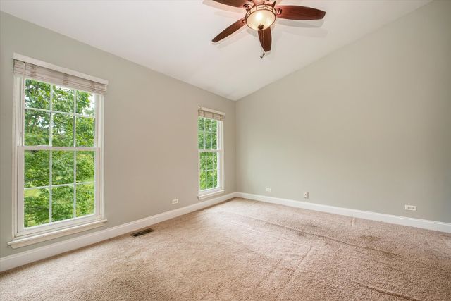 112 GOLFVIEW Drive 112, Glendale Heights, IL 60139
