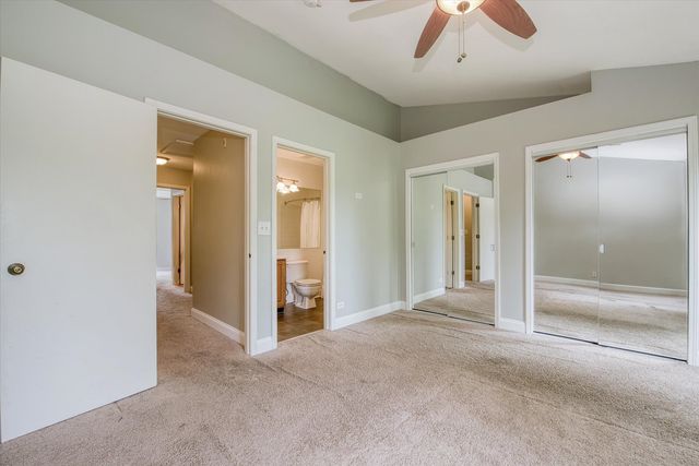 112 GOLFVIEW Drive 112, Glendale Heights, IL 60139