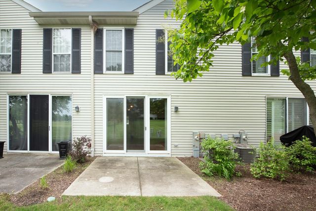112 GOLFVIEW Drive 112, Glendale Heights, IL 60139