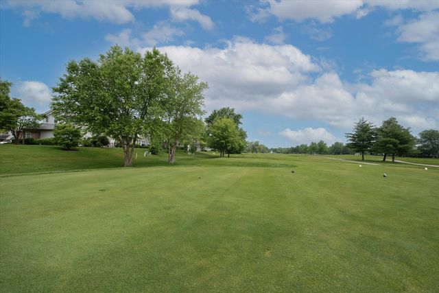 112 GOLFVIEW Drive 112, Glendale Heights, IL 60139