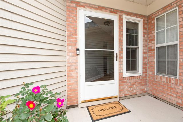 112 GOLFVIEW Drive 112, Glendale Heights, IL 60139