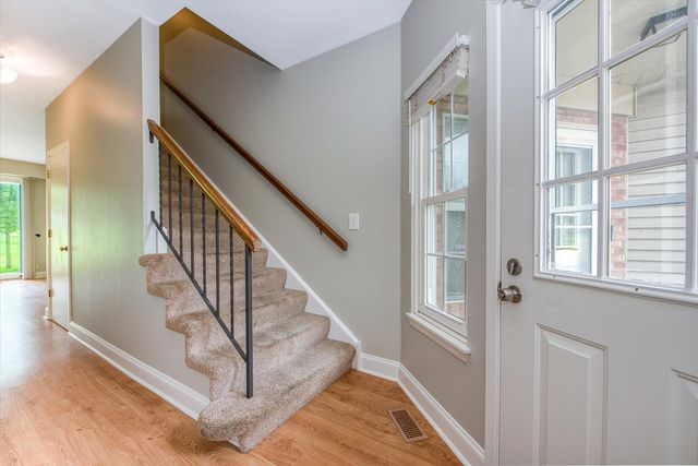 112 GOLFVIEW Drive 112, Glendale Heights, IL 60139