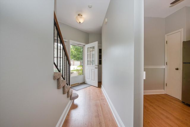 112 GOLFVIEW Drive 112, Glendale Heights, IL 60139