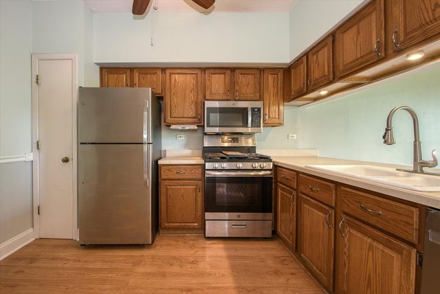 112 GOLFVIEW Drive 112, Glendale Heights, IL 60139