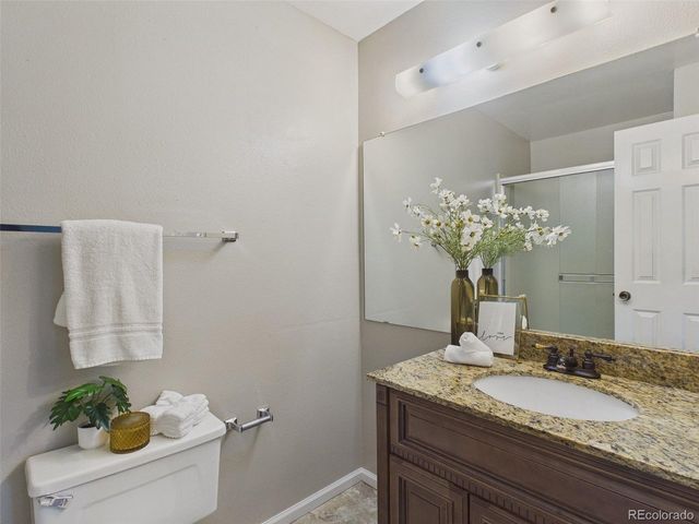 1140 S Monaco Pkwy 3, Denver, CO 80224