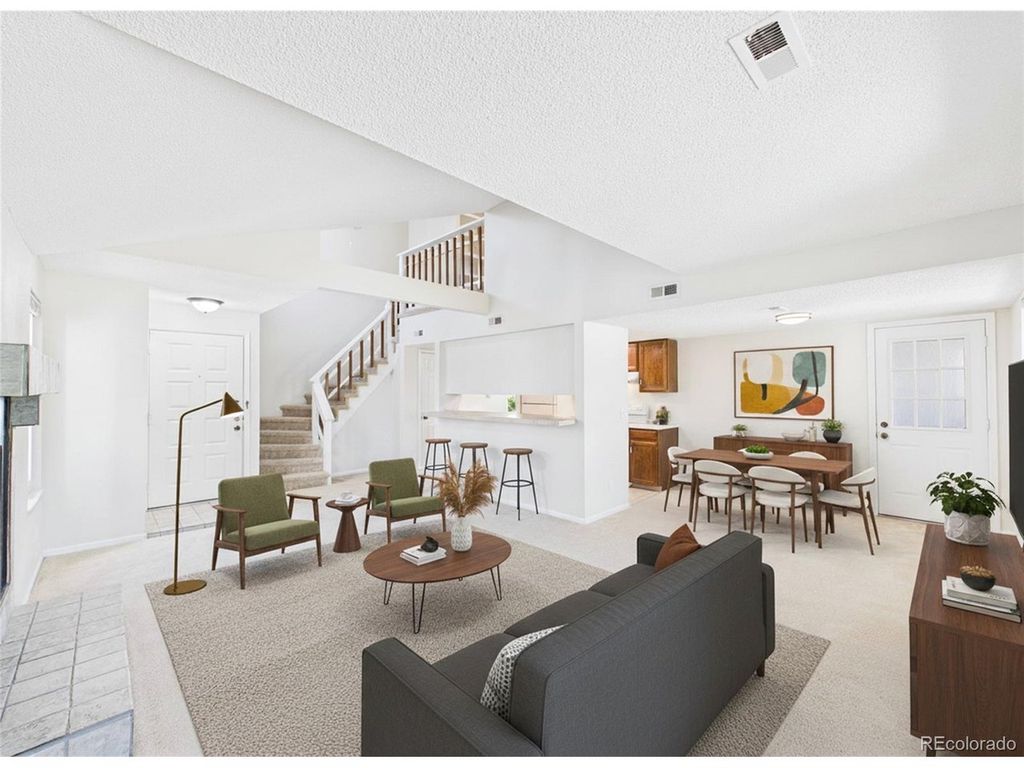 1140 S Monaco Pkwy 3, Denver, CO 80224