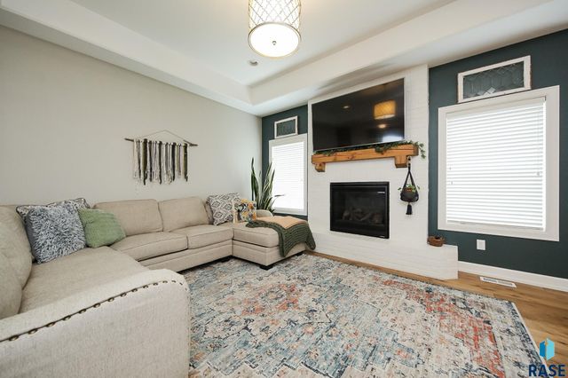 2200 S Firestone Ln, Sioux Falls, SD 57110
