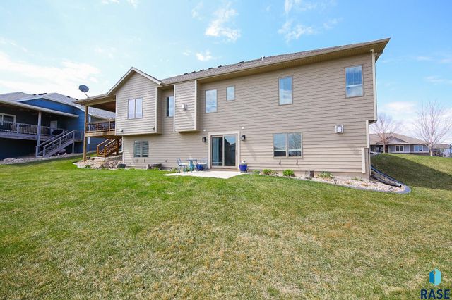 2200 S Firestone Ln, Sioux Falls, SD 57110