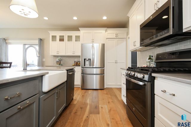 2200 S Firestone Ln, Sioux Falls, SD 57110