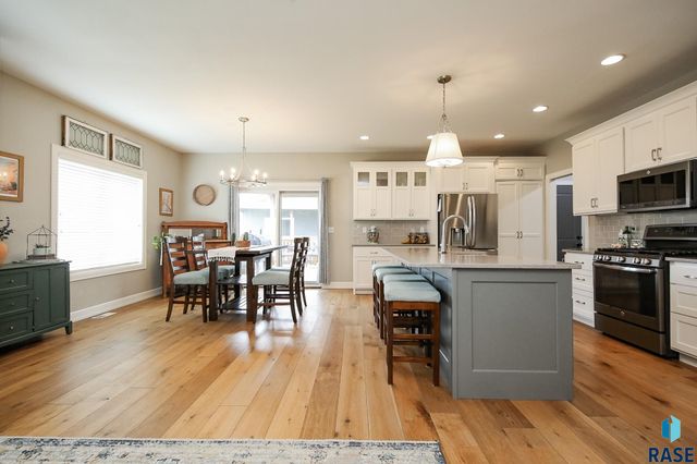 2200 S Firestone Ln, Sioux Falls, SD 57110