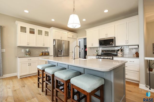 2200 S Firestone Ln, Sioux Falls, SD 57110