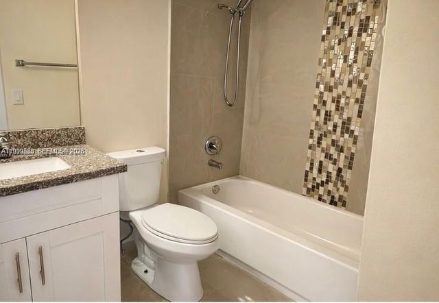 8901 Sunrise Lakes Blvd 204, Sunrise, FL 33322