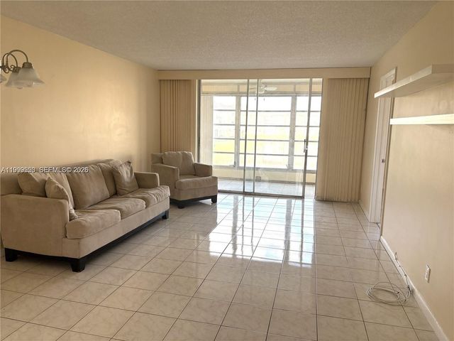 8901 Sunrise Lakes Blvd 204, Sunrise, FL 33322