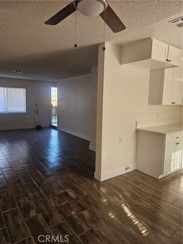 45419 10th B, Lancaster, CA 93534