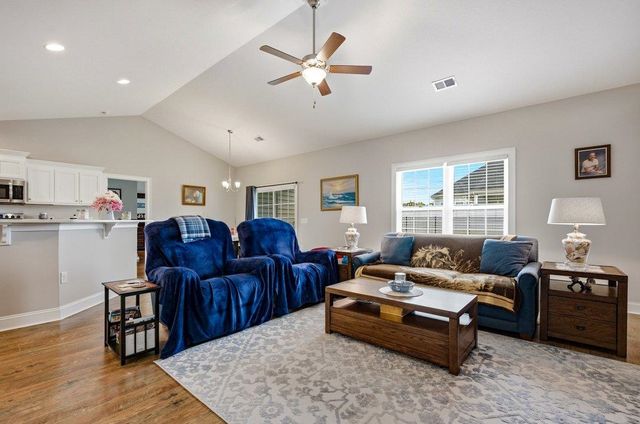 4017 Ridgewood Dr., Conway, SC 29526