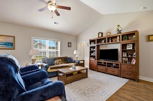 4017 Ridgewood Dr., Conway, SC 29526