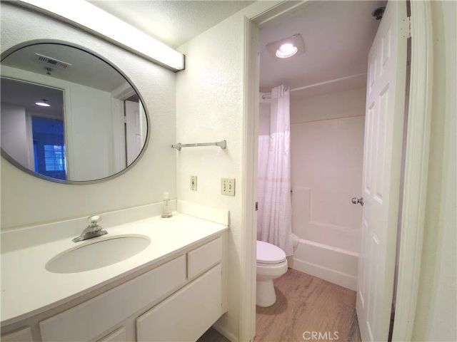 5728 Oak Bend Lane 202, Oak Park, CA 91377