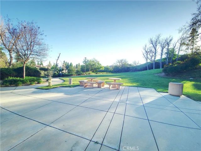 5728 Oak Bend Lane 202, Oak Park, CA 91377