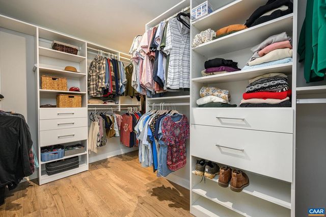 3707 THICKET RUN PL, Charlottesville, VA 22911