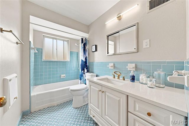 23 Country Squire Lane, St Louis, MO 63146