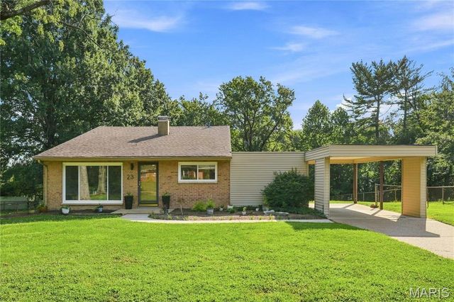 23 Country Squire Lane, St Louis, MO 63146
