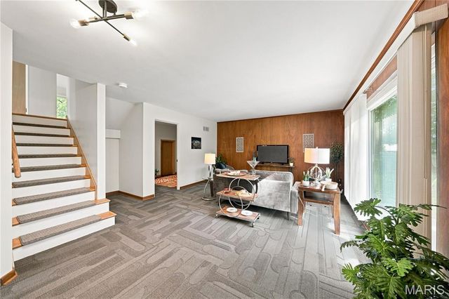 23 Country Squire Lane, St Louis, MO 63146