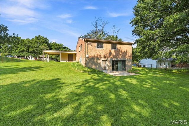 23 Country Squire Lane, St Louis, MO 63146