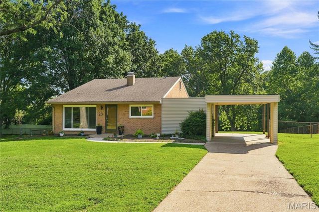 23 Country Squire Lane, St Louis, MO 63146