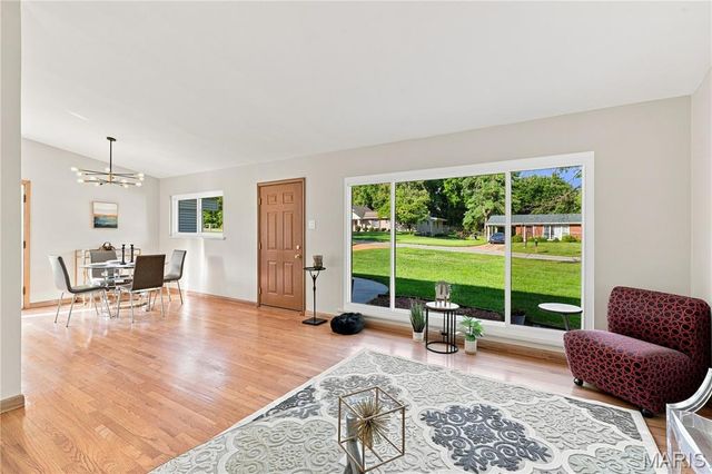 23 Country Squire Lane, St Louis, MO 63146