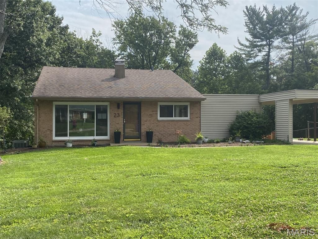 23 Country Squire Lane, St Louis, MO 63146