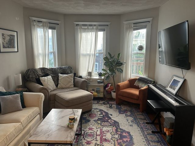 23 Montfern Ave 3, Boston, MA 02135