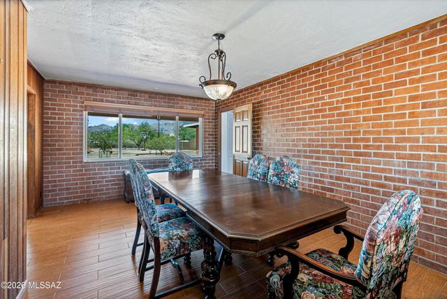 2107 E Lind Road, Tucson, AZ 85719