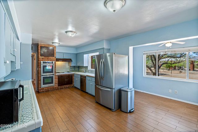 2107 E Lind Road, Tucson, AZ 85719