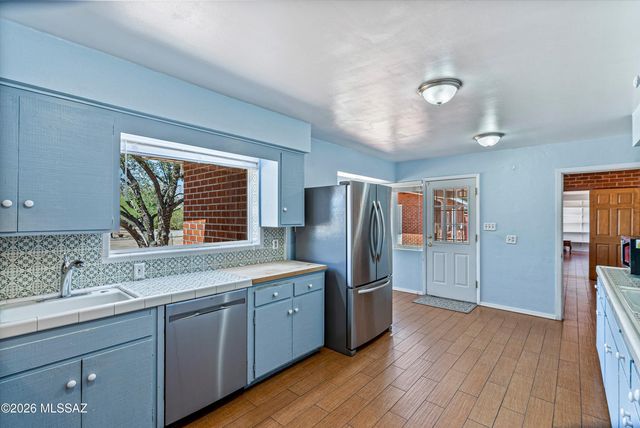 2107 E Lind Road, Tucson, AZ 85719