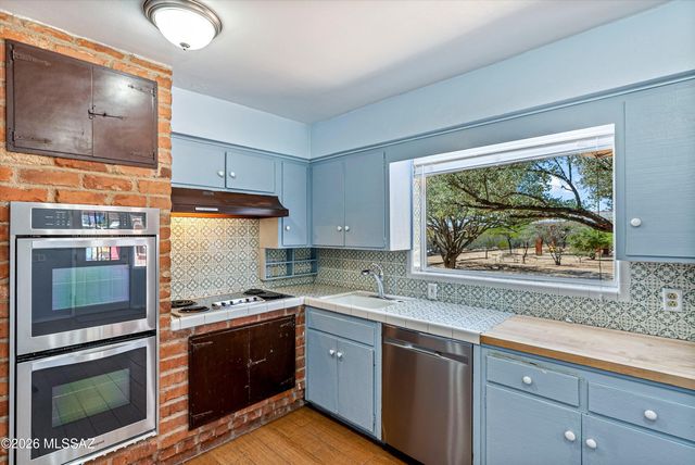 2107 E Lind Road, Tucson, AZ 85719