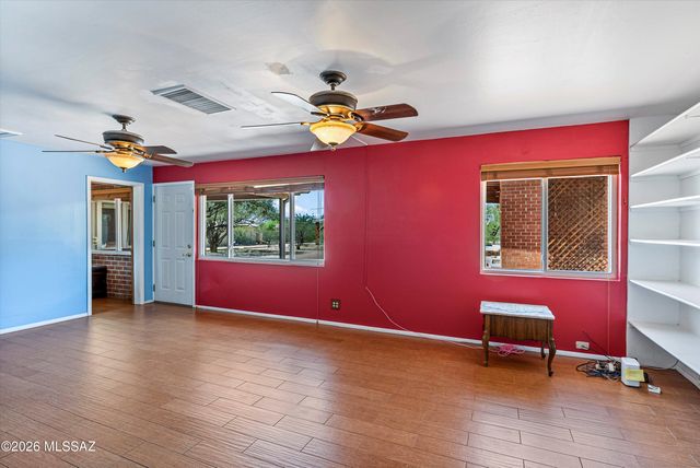 2107 E Lind Road, Tucson, AZ 85719