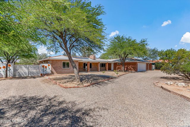 2107 E Lind Road, Tucson, AZ 85719