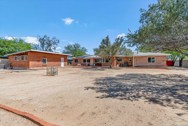 2107 E Lind Road, Tucson, AZ 85719