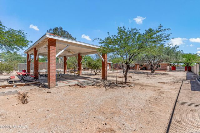 2107 E Lind Road, Tucson, AZ 85719