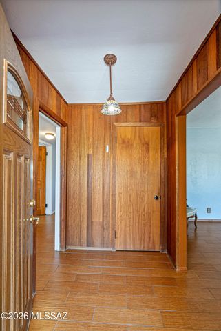 2107 E Lind Road, Tucson, AZ 85719