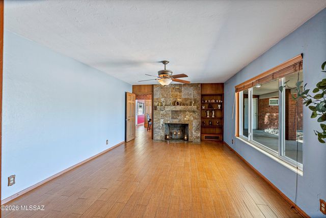 2107 E Lind Road, Tucson, AZ 85719