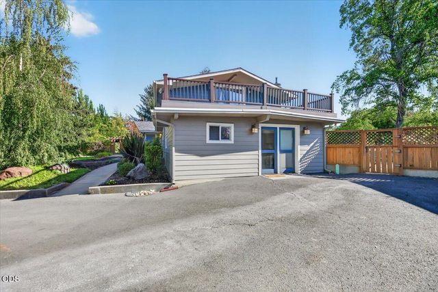 3415 Calle Vista Drive, Medford, OR 97504