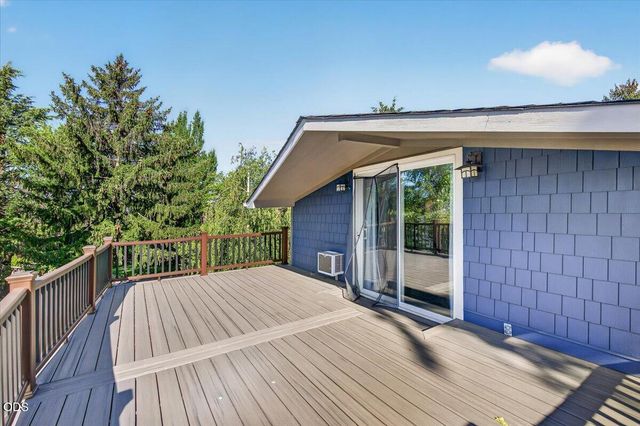 3415 Calle Vista Drive, Medford, OR 97504