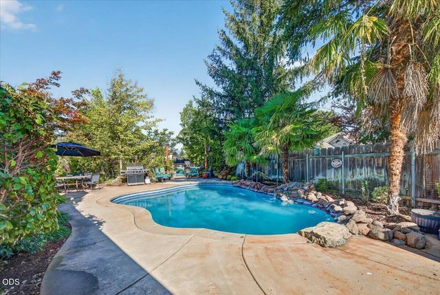 3415 Calle Vista Drive, Medford, OR 97504