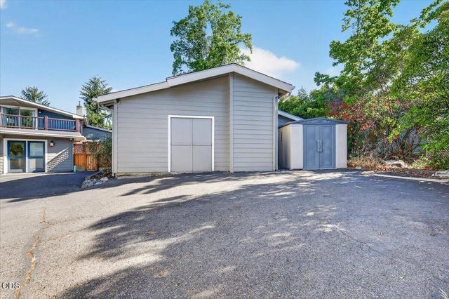 3415 Calle Vista Drive, Medford, OR 97504